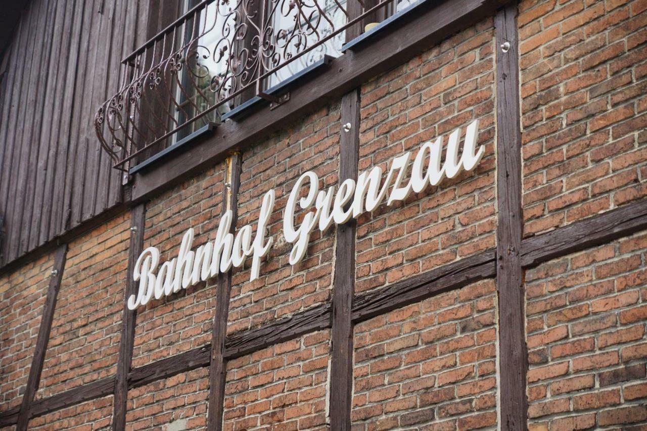 Отель Bahnhof Grenzau Хёр-Гренцхаузен Экстерьер фото